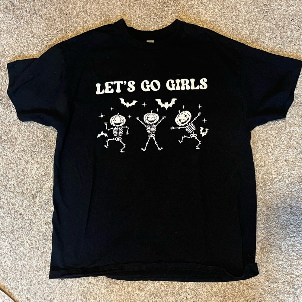 Black and white Halloween skeleton t-shirt